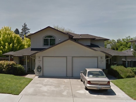 Building Photo - 2 BED 2 BATH TOWNHOME