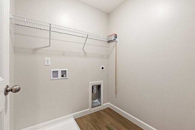 Building Photo - Lovely 3 BR, 2.5 BR Home with 2 Car Garage, Boiling Springs