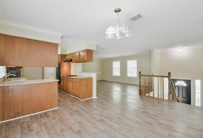 Building Photo - 2915 Valley Rose Dr