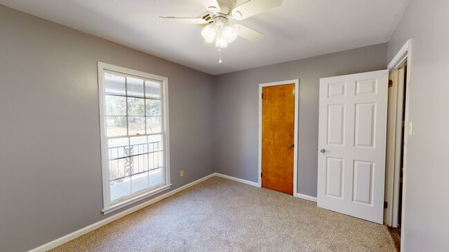 Building Photo - Roomy 3/2, quiet neighborhood/Lawncare inc...