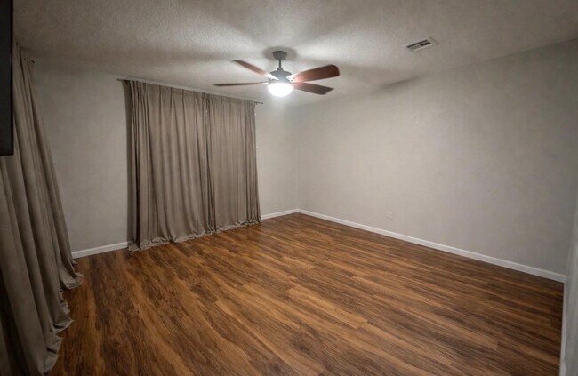 Building Photo - 1237 E Riviera Dr