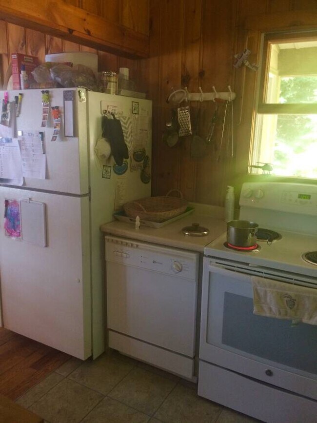 Building Photo - 30 Laurel Dr