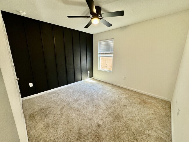 Building Photo - 5265 Peach Dr