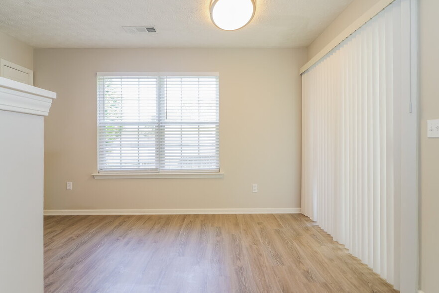 Building Photo - 141 Oak Grove Pl