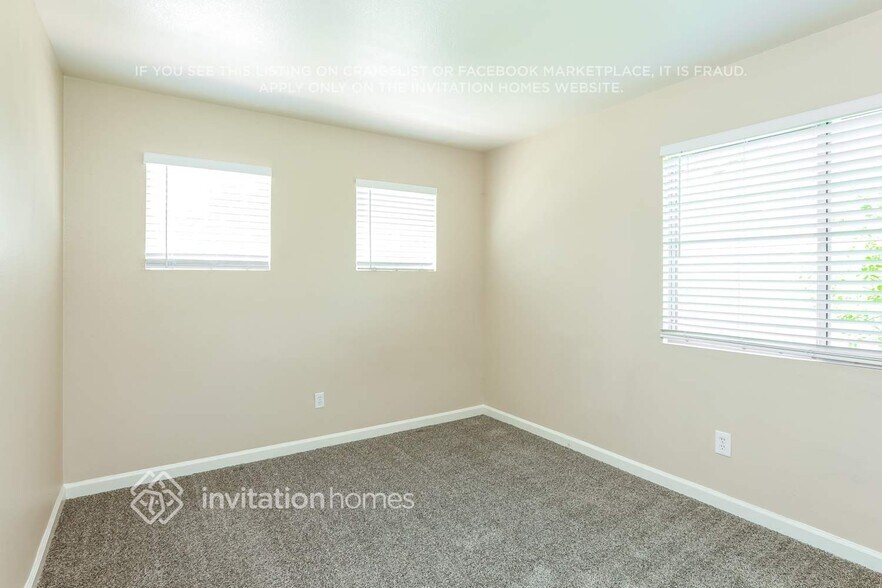 Building Photo - 1802 Gardenia Ct