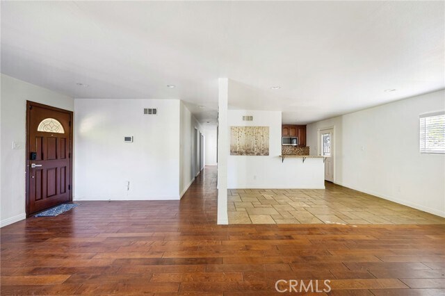 Building Photo - 7044 White Oak