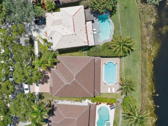Building Photo - 4400 Fox Ridge Dr