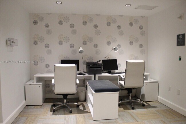 Building Photo - 951 Brickell Ave