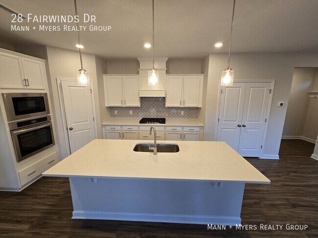 Building Photo - 28 Fairwinds Dr