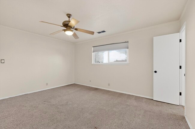 Building Photo - 6500 Martin Ct NE