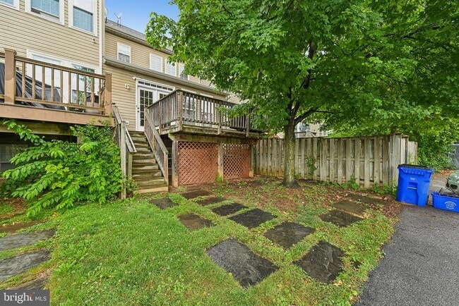 Building Photo - 1724 Emory St