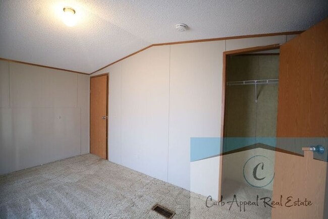 Building Photo - 3 bed / 2 bath mobile home - Nettleton