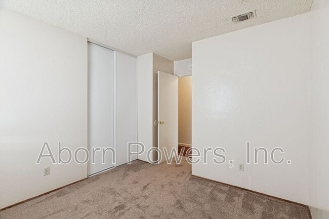 Building Photo - 7025 Catamaran Dr