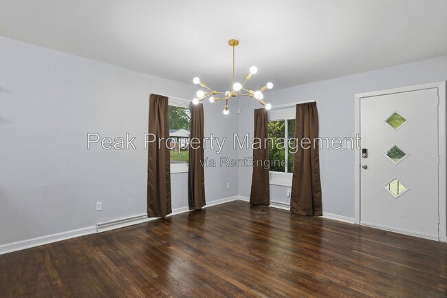 Building Photo - 2105 Fort Rice St