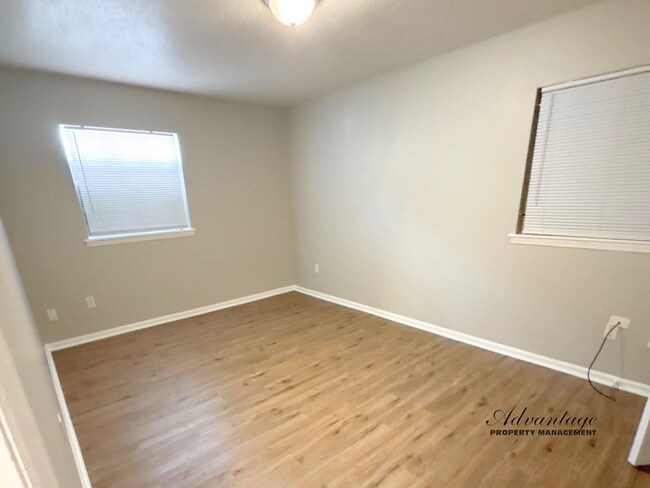 Building Photo - Very Nice Newly Renovated Home in Westwood