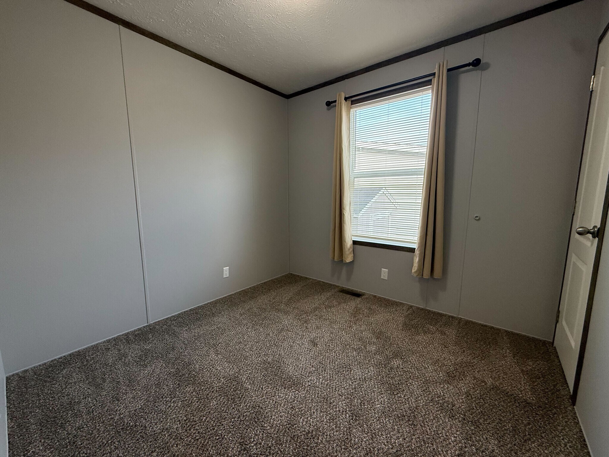 Building Photo - 11987 Springbrook Ct