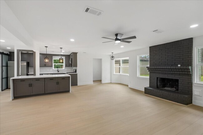 Building Photo - 3234 Cherry Springs Dr