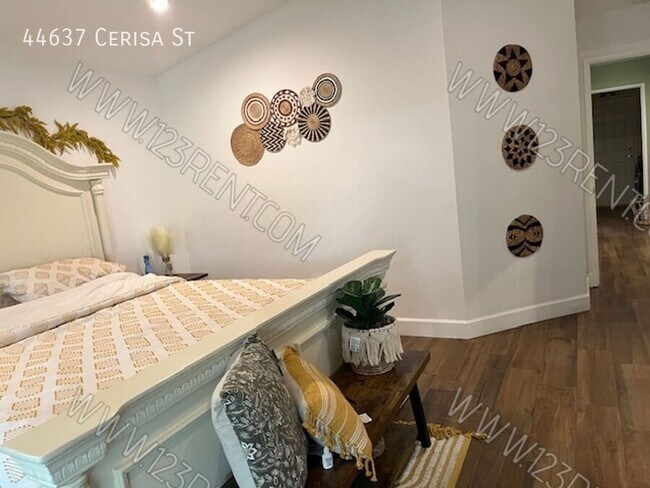 Building Photo - 44637 Cerisa St