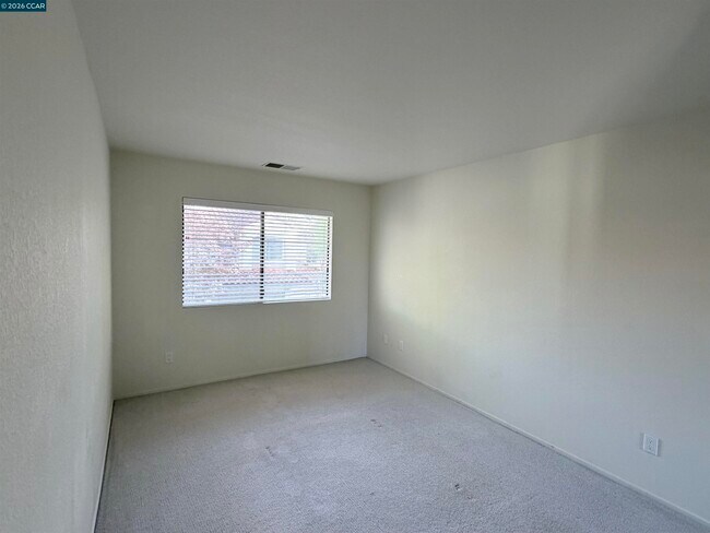 Building Photo - 801 Lakemont Pl