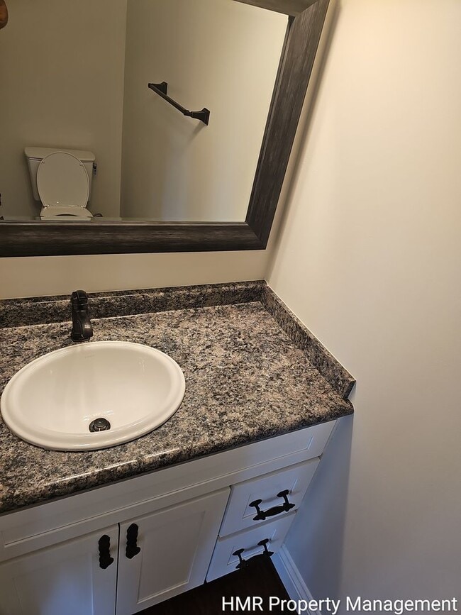 Building Photo - Spacious Two-Story Condo