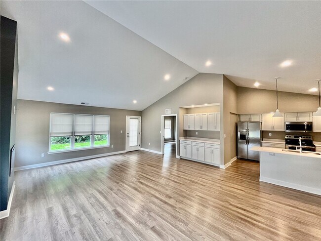 Building Photo - 563 Championship Dr