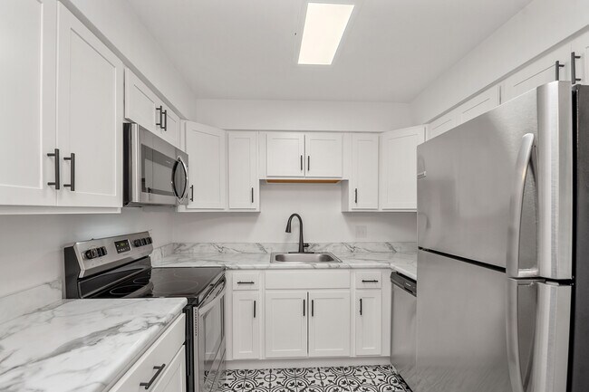 Standard Kitchen - The Reserves at Woodford