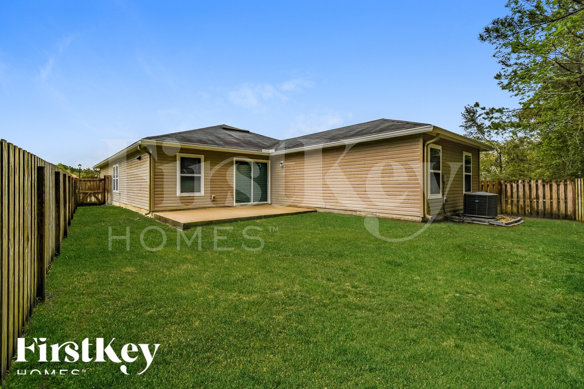 Building Photo - 12178 Alexandra Dr