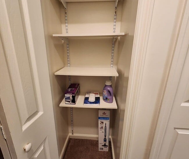 Building Photo - 831 Edpas Rd