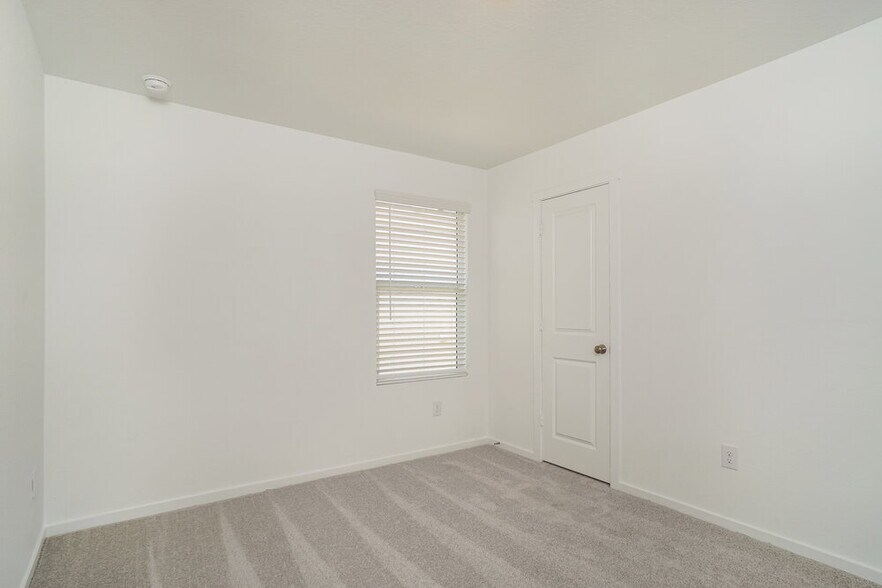 Building Photo - 11525 Chestnut Barr Dr