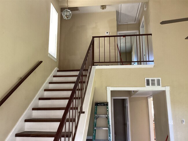 Building Photo - 15831 Bazelbriar Ln