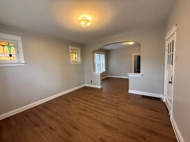 Building Photo - 4658 Delor St