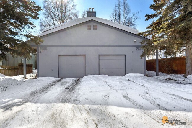 Building Photo - 2606 W 30th Ave