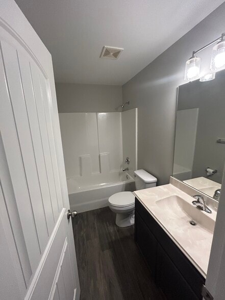 Building Photo - 205 Almond Tree Dr