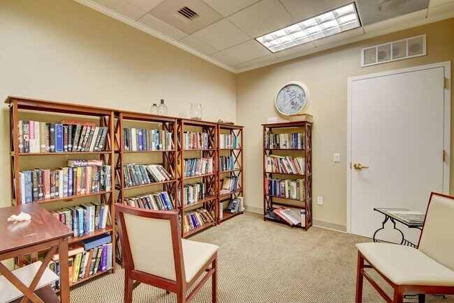 Building Photo - 11282 Green Lake Dr