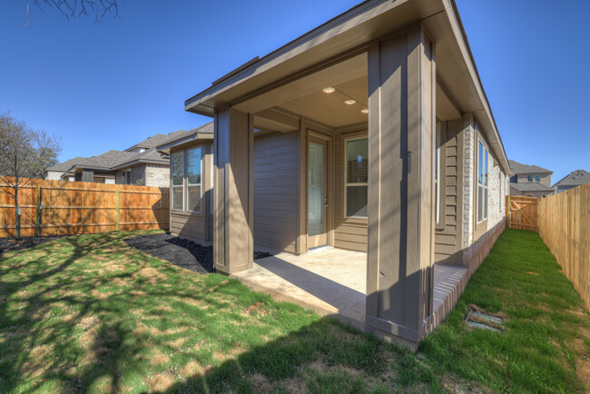 Building Photo - 1033 Easy Gruene