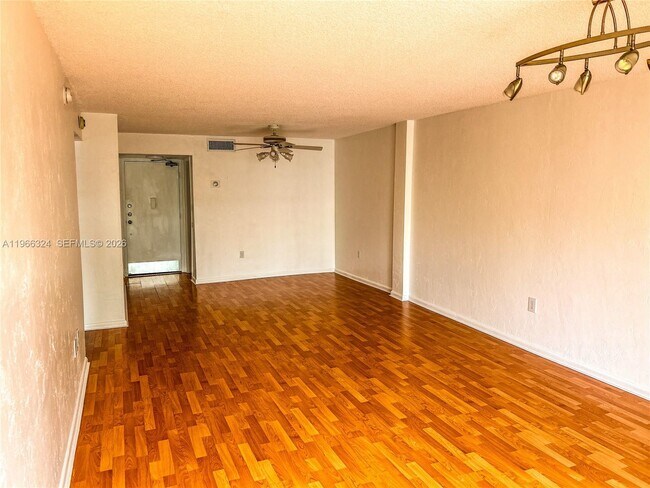 Building Photo - 3860 NE 170th St