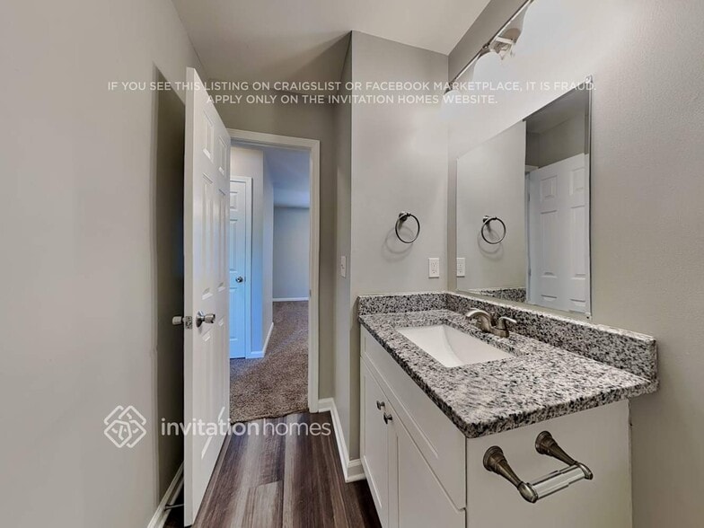 Building Photo - 10 Hidden Meadow Ct