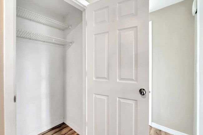 Building Photo - 7611 Spirea Dr