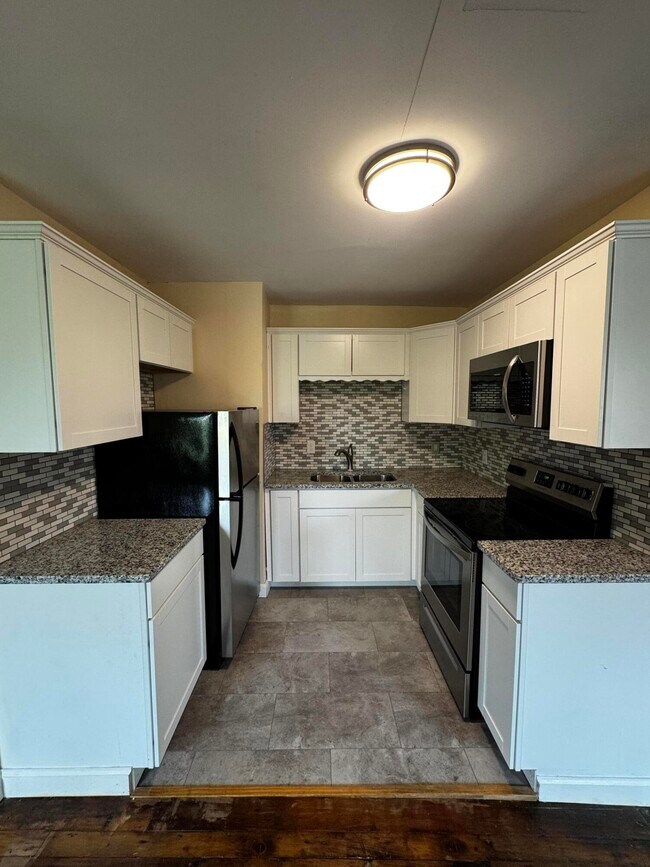 Building Photo - 262 N Broadway