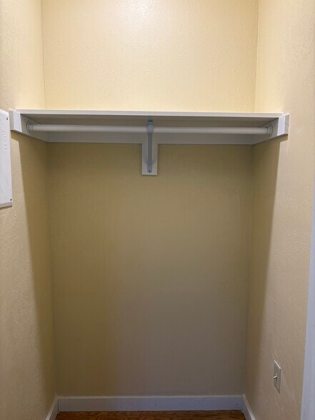 Building Photo - 421 S Washington St