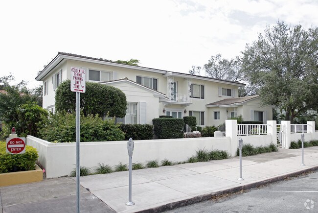 Building Photo - 738 Biltmore Way