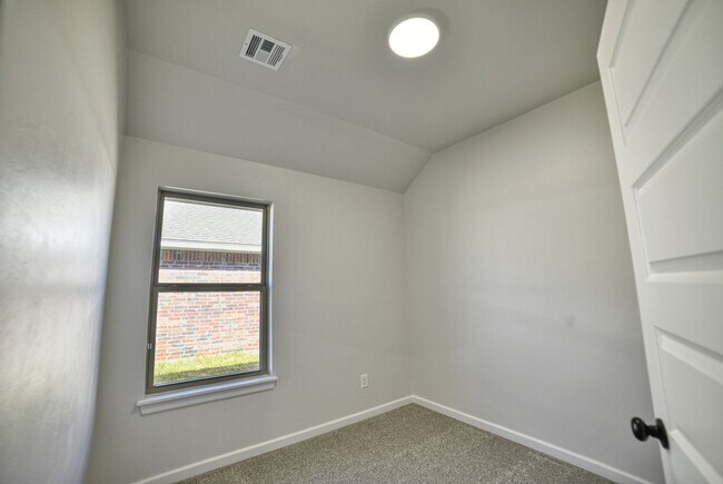 Building Photo - Brand New Home in Washington!