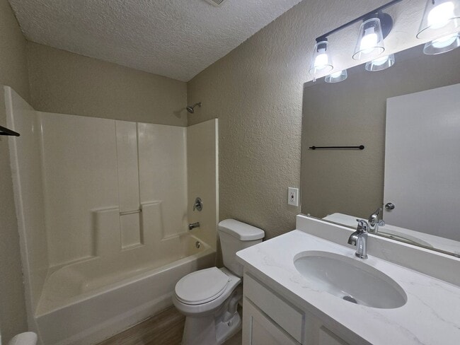 Building Photo - Rent Ready- Westside Duplex