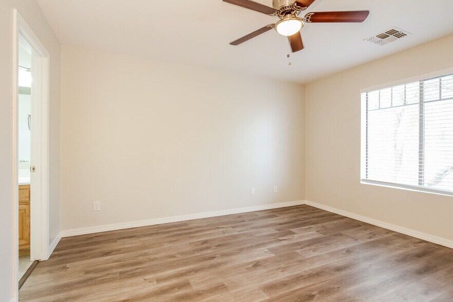 Building Photo - 6815 N 129th Dr