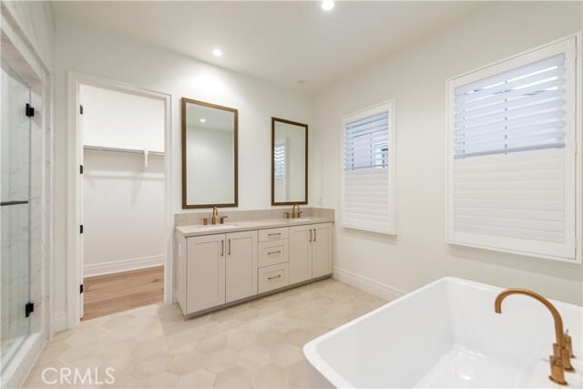 Building Photo - 114 Limone