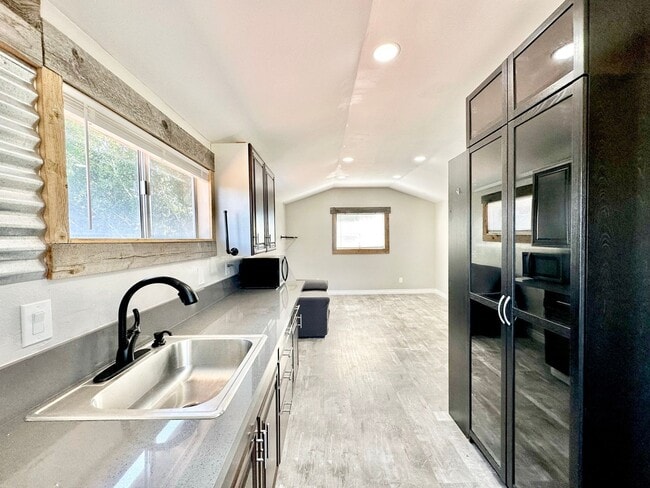 Building Photo - Beautiful Upstairs Studio Guest House Unit on Private Property, Amazing Views, All Main Utilities...