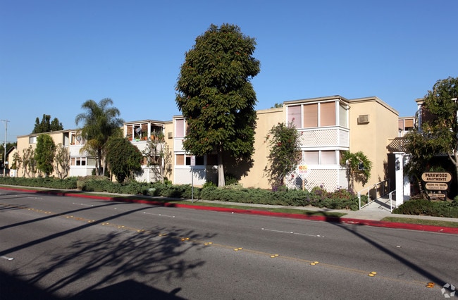 Building Photo - Parkwood Apartments