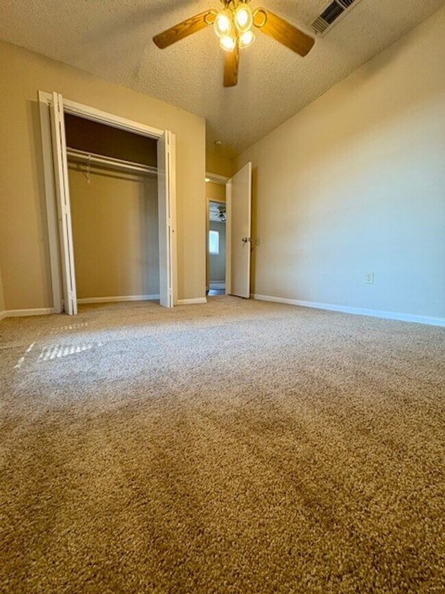 Building Photo - G 100-102 Gruver Circle