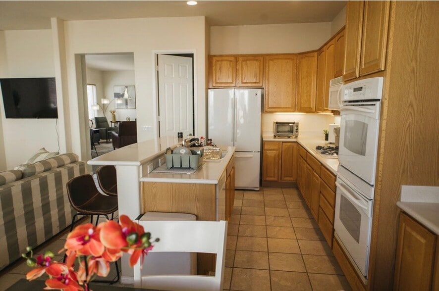 Building Photo - 1634 Ivy Ct