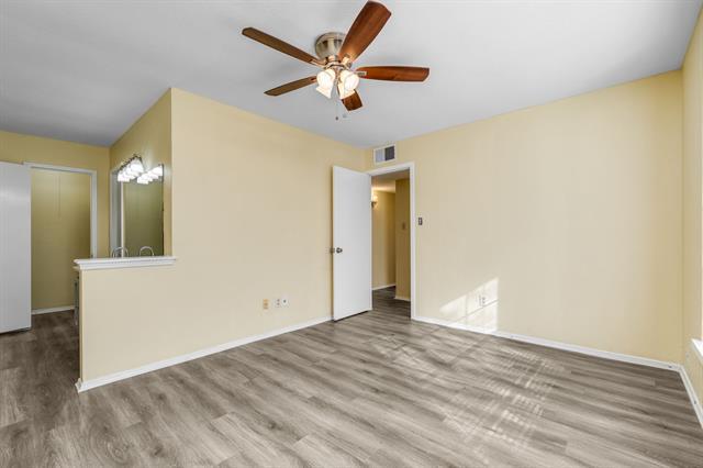 Building Photo - 134 London Ln